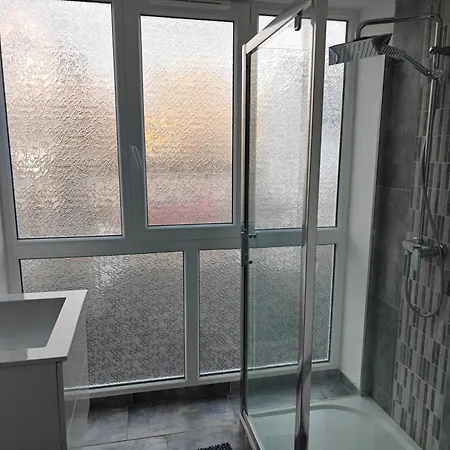 2 Lits Du Manala 24 24 Proche Basel Hostel *